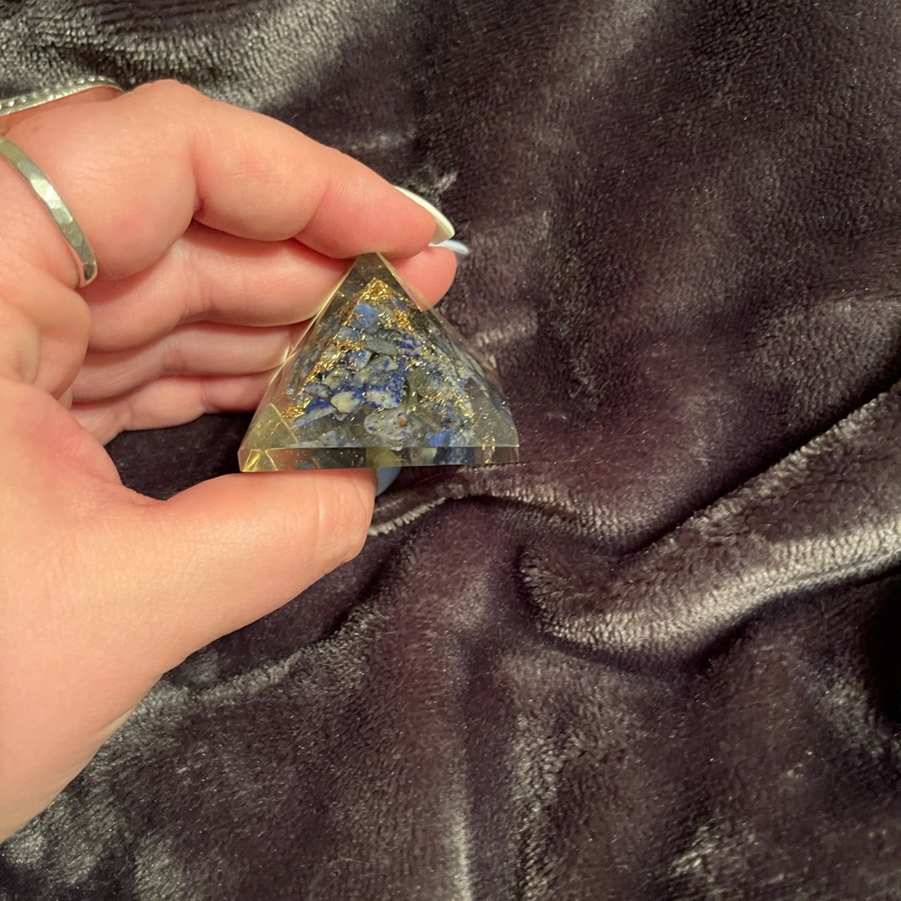 🖤Small Orgone Lapis Pyramid
